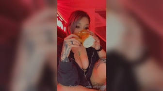 Siegexxx onlyfans Hot sweetie dabbles with a dildo