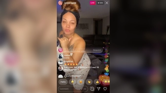 Sara Gold aka saragold aka iamsaragold onlyfans Cute chick cool teasing the vagina