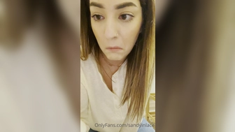 SandyInLace onlyfans Cute brunette with natural tits chatting in fries