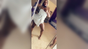 mochameanass onlyfans Curva in stockings fucks clit