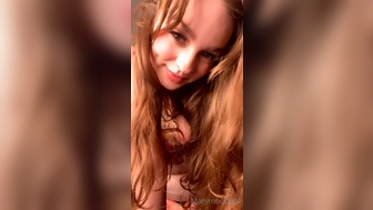 MaryMoody onlyfans Slutty babe bares big tits
