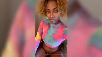 lazaniazee onlyfans Tender kitty indulges in sex toys