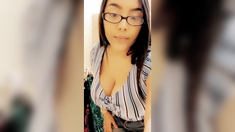 jadeykinz onlyfans  caresses pussy through panties