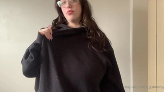 JugsBunny onlyfans Expressive beauty with big tits wriggles in front of the camera