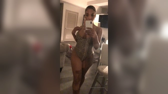 heaven_ onlyfans Mature babe fucking pussy relish