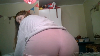 chubbyguati onlyfans Tattooed beauty pulls the clitoris with a vibrator