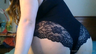 chubbyguati onlyfans  beauty close fingers clit