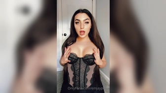Emily Rinaudo aka Emjayplays onlyfans  cheeky devil