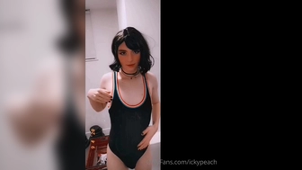Ashley aka ickyy aka ickypeach onlyfans Naughty Curva Posing Sexually