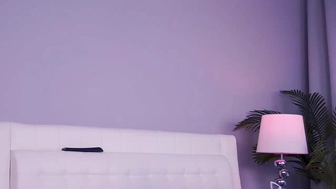 kittycaitlin chaturbate Busty slut masturbates pussy with phallus