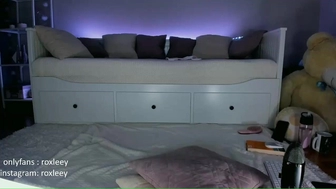 roxy_blue_eyed_ chaturbate Busty female pleases herself with sex toy