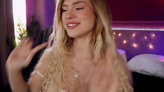 bunnylia chaturbate Big boobed babe fucks her cap