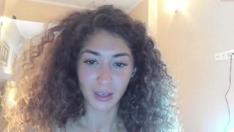 tinayoudream chaturbate  adores in two holes