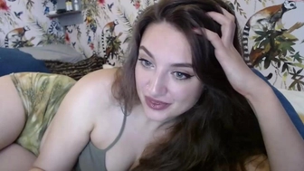 _oliviawolf__18042022 chaturbate Lustful mare rides a dildo