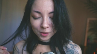 sorenyu chaturbate Flawless babe happily kneads huge tits