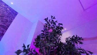 GianaWatson ласкает свое тело