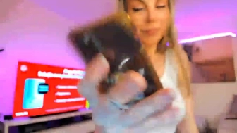 alesia_ chaturbate Gorgeous mare gently massages pussy