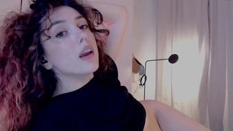 cleopatra_sinns chaturbate  erotic dance and a good suction dildos from a blonde female