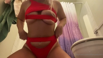 Tiff Bannister aka tiffanyxduhh1 onlyfans Black-haired babe digging with sex toys