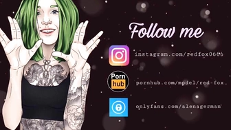 Red Fox Возбужденная тинка сосет член незнакомцу и дрочит в раздевалке