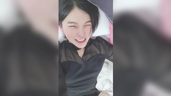 Jessie Lee aka tsjessielee onlyfans Naughty kurva fingering vagina in the shower