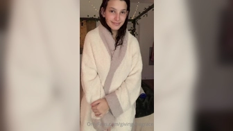 Grace aka givingyougrace onlyfans Hot babenka fingering vibrator