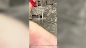 melodyparker69 onlyfans Slender babe dances beautiful striptease