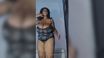 kristinamilan onlyfans  fucks cunt with fingers