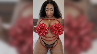 Trunks aka trunkscc onlyfans Sultry woman fiercely jerks her pussy