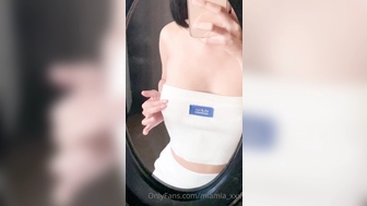 Mia aka miamia_xxx onlyfans Busty babe posing nude