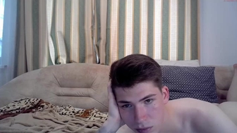 _pretty_fox_ chaturbate Busty doll gently pulls pussy