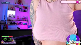 yesikasaenz chaturbate squirt on the table