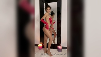 manirat_42 onlyfans Busty small exposes her charms
