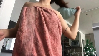 lifewithcamila onlyfans Juicy Slut Enjoys Cooney