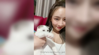 bunny_ged onlyfans Mysterious goddess gently caresses her ass with her fingers