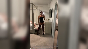 Authentic Bella aka authenticbella onlyfans Crazy chick caresses sex lips