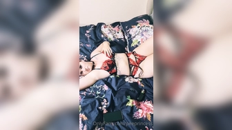 littlemrsp onlyfans Mature lady fingering both holes hard