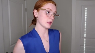 Robbi aka robbiocnl onlyfans Pretty lady undresses in the kitchen