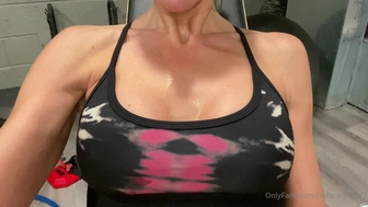 No Face Mom aka nofacemom77 onlyfans Insatiable fucking kicks from double penetration with sex toys