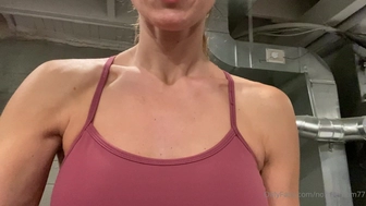 No Face Mom aka nofacemom77 onlyfans Sweet chick fucks both holes