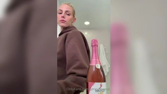 Jenna Lee aka jennaleexxx onlyfans Sweet coquette flaunts her body