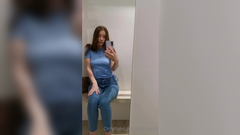 Damania aka damania onlyfans Busty hottie gently jerks her cunt