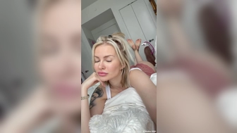 LaynaBoo aka Layna Boo aka laynaaboo onlyfans Beauty in stockings jerking her pussy with a phallus