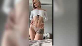 LaynaBoo aka Layna Boo aka laynaaboo onlyfans Lustful ladies lick wet pussies