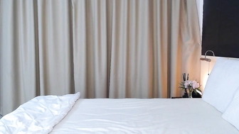 M_i_k_aa влажная пезденка течет от дрочки