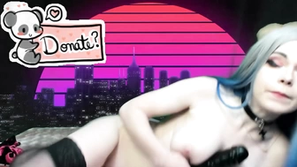Swetty Pie изящно шкварит свою вульву