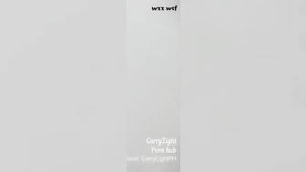 Carry Light - молодая девушка из службы обслуживания номеров сделала уборку члена