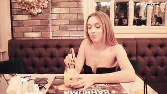 Кристина Sweet_Cute молодая девушка сосет член и глотает сперму в общественном туалете