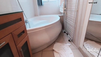 Leolulu_Couple have Intense Passionate Sex in Bathtub