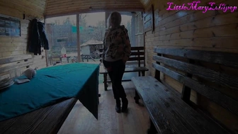LittleMaryLollipop_ отсосала и проглотила сперму от пасынка в беседке